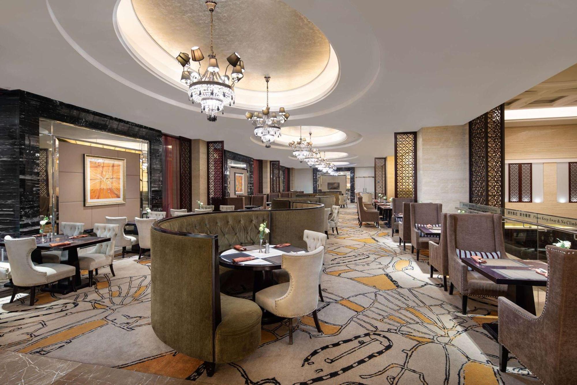 Отель Wyndham Xinyang Downtown Экстерьер фото